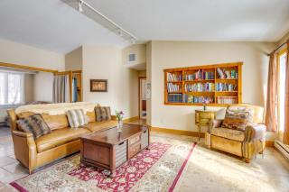 6 Mi to Chico Hot Springs Villa with River Access - 6