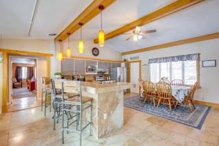 6 Mi to Chico Hot Springs Villa with River Access - 2