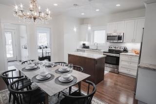 DOWNTOWN KINGBED 4Br FIREPLACE BIKELANE - 8