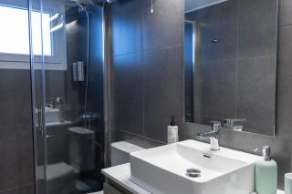 Votsala Deluxe & Modern Apartments in Piraeus - Pireo - 5