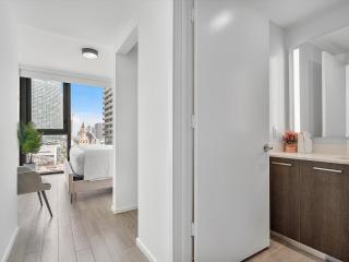 X Lounge IV - High-Rise with Rooftop Pool in Downtown Miami - 2