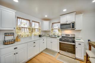 Half-Mi to Ocean View Beach Park Modern Apartment - 2