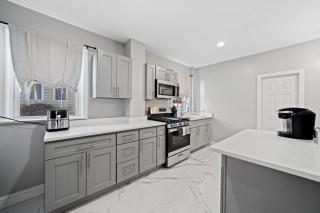 Spacious Luxe Stay Sleeps 7 20 Min to NYC - Bayonne - 5