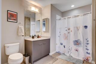 Gorgeous 1 Bed 2 Bath High Rise - Las Vegas - 7