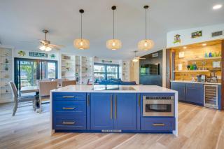 Canal-Front Gem with Hot Tub, Foosball in Cape Coral - Cape Coral - 8