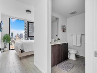 X-Lounge - High-Rise with Rooftop Pool & Panoramic City Views - Miami - 3