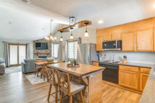 Family-Friendly Retreat with Balcony in Fraser! - 9