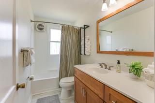 13 Mi to Downtown Baltimore Quiet Home with Porch - Middle River - 1