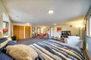 2 Mi to Burien Peaceful Studio with Deck! - 3