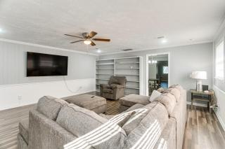Near Shops and Eats Home with Large Yard in Waycross! - Waycross - 7