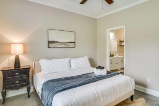 Cozy Crowley Home Modern Interior, Covered Porch! - Crowley - 1