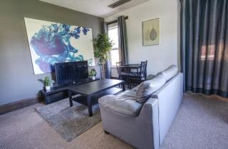 Central 2BR Apt, Self Check In, Parking, By DerBnB - Derby - 0