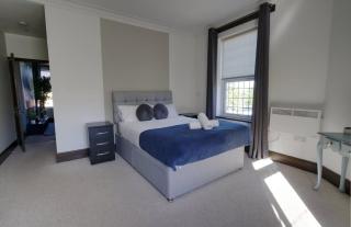 Central 2BR Apt, Self Check In, Parking, By DerBnB - Derby - 1