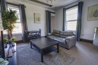 Central 2BR Apt, Self Check In, Parking, By DerBnB - Derby - 4