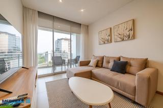 702 Emerald Steps from the best malls in town! High Speed Wifi - 0