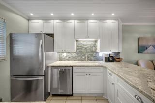 Top Floor Ocean and Pool Views located on No-Drive Beach with 2 Complex Pools - New Smyrna Beach - 5