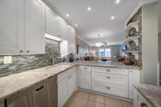 Top Floor Ocean and Pool Views located on No-Drive Beach with 2 Complex Pools - New Smyrna Beach - 1