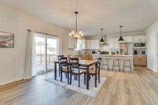 13 Mi to University of Wisconsin Suburban Home - 8