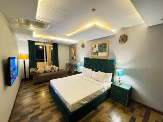 Stunning Unique And Very Upscale Apartments in Gold Crest by HBA - Lahore - 3