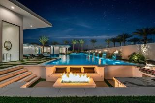 Sleeps 23 Luxury Villa w Pool Hot Tub Pickleball Court Bravo Villa 10 - 5