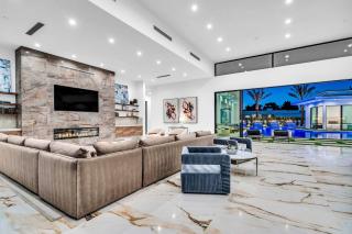 Sleeps 17 Villa w Pool Firepit Putting Green Pickleball Bravo Villa 8 - 7