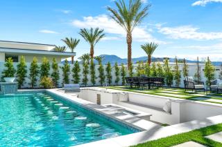 Sleeps 18 Spacious Retreat Pool Firepit Hot Tub Retreat Bravo Villa 4 by AvantStay - Indio - 9