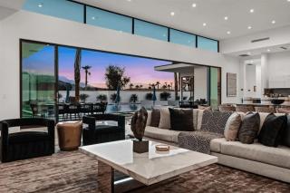 Exclusive Stay w Pool Hot Tub Putting Green Bravo Villa 14 by AvantStay - Indio - 1