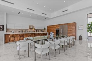 Fine 5-Bedroom Luxe Retreat w Pool Hot Tub Bravo Villa 15 by AvantStay - Indio - 7