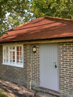 Motts Lodge - - 6