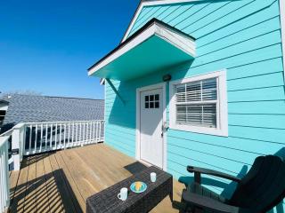 Hot Spot Walk To Seawall Free Parking - Galveston - 4