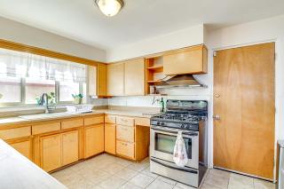 6 Mi to UNM Albuquerque Family Abode with Views! - 5