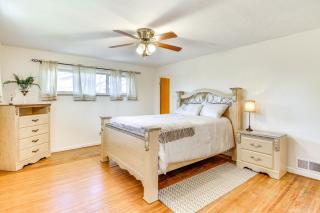 6 Mi to UNM Albuquerque Family Abode with Views! - 2