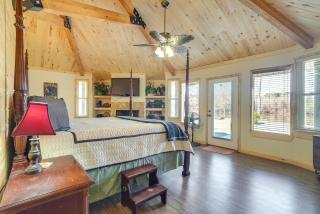 Fire Pit, Views Lakefront Toledo Bend Retreat! - Many - 1