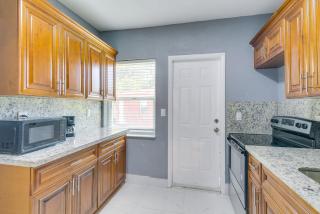 7 Mi to Surfside Beach Pet-Friendly Unit in Miami - 1