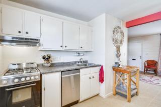 Sunny Retreat with Private Patio in Green Valley! - 1