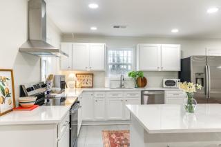 2 Mi to Ole Miss Modern Home in Historic District - Oxford - 3