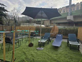 6BR Apartment / Shared Garden near Lorenz Böhler & Danube - Wenen - 6