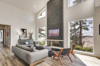 Private Dock and River Views Modern Gem in Waterloo - 0