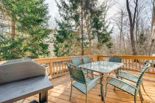 Family Home in Arrowhead Lake with Fire Pit! - Pocono Lake - 3