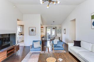 3 Mi to Lake Wilderness Charming Family Home! - 5