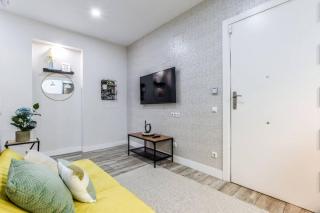 Rest in style in a unique Retiro apartment - Madrid - 3