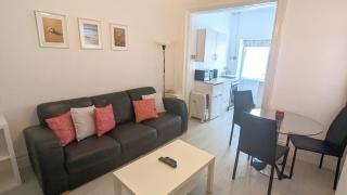 BARTON BEACHSIDE - Family OneBedroom Apartment, Double & BunkBed - Central Beach & Promenade Location - Over 21's, Family Friendly Only, ID Required - 0