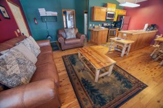 Lazy R Cottages- 17 cabin - 6