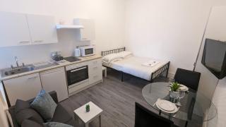 BARTON BEACHSIDE - Cosy Studio Apartment, Double Bed - Central Beach & Promenade Location - Over 21's, Family Friendly Only, ID Required - 2