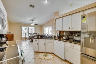 Private Pool and Spa Airy Gem with Yard in Cape Coral - Cape Coral - 3