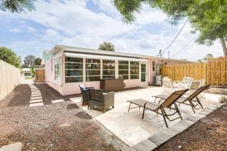 4 Mi to Beaches Vibrant Stuart Villa with Patio! - Stuart - 8