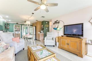 4 Mi to Beaches Vibrant Stuart Villa with Patio! - Stuart - 6