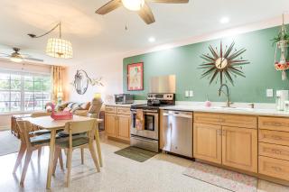 4 Mi to Beaches Vibrant Stuart Villa with Patio! - Stuart - 2