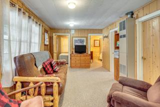 South Twin Lake Cabin with Seasonal Dock and Slip! - Conover - 7