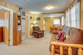 South Twin Lake Cabin with Seasonal Dock and Slip! - Conover - 5